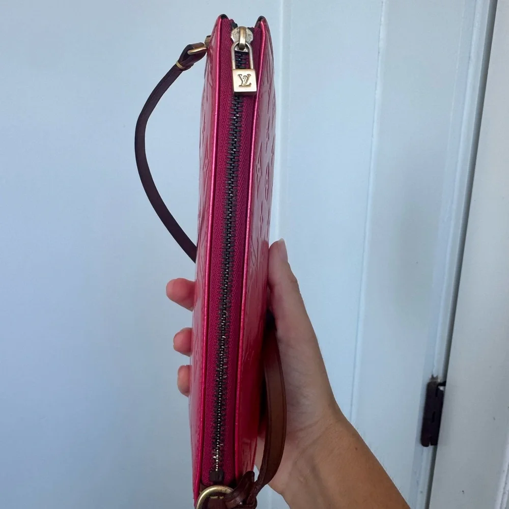 Louis Vuitton Vernis Monogram Pochette Accessoires Pink Bag with COA - Picture 9 of 13